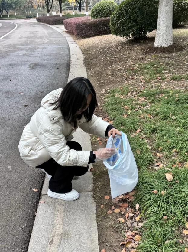 【湖畔·团员活动】“助力绿色环保 践行志愿公益”——金陵小学（仙林湖校区）主题团日活动_html_172158e3.jpg