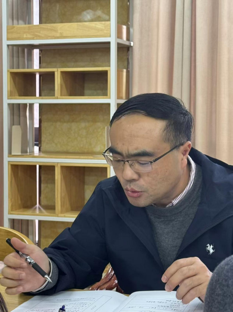 【湖畔·德育研习】以德育人，赋能成长——南京市金陵小学（仙林湖校区）六年级班主任工作会议_html_48bbbff5.png