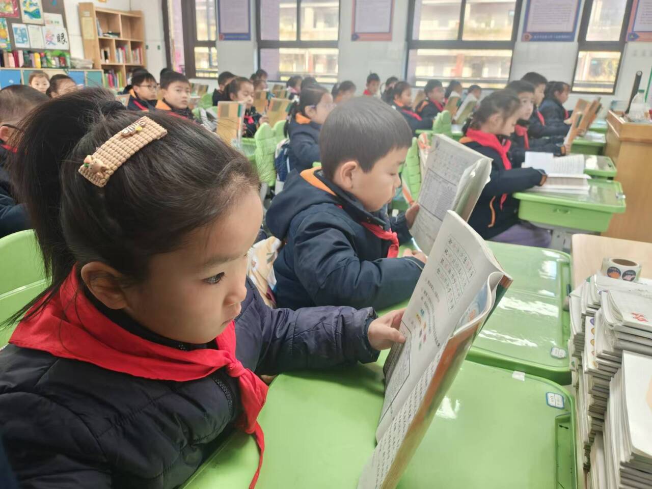 【湖畔·童化课堂】风韵课堂启智，教研之花绽彩——记金陵小学（仙林湖校区）二年级语文组教研活动_html_m40419c85.jpg