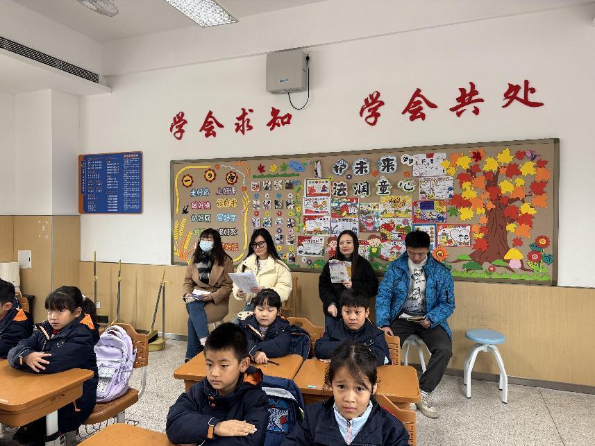 【湖畔·童化课堂】“音”教而美，“研”无止境—音乐校本研修之课例研讨_html_3f0bb093.jpg