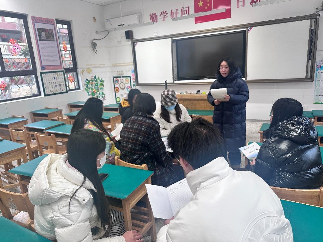 【湖畔·队伍建设】艺思探研 逐美而行——记金小仙林湖美术组新学期校本教研_html_m511f58eb.jpg