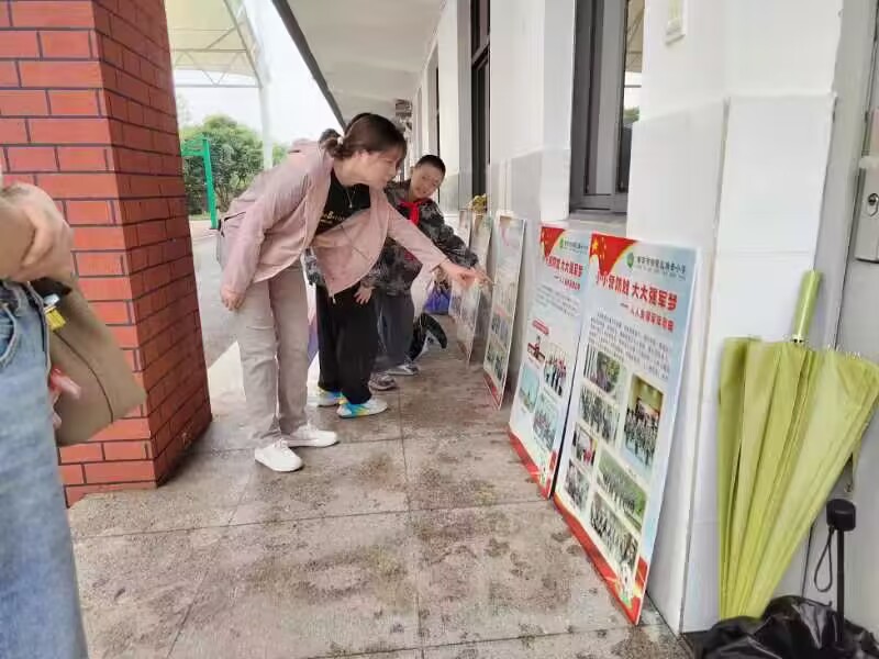 传承红色基因 汇聚强军力量_html_2ad9e8eb.jpg