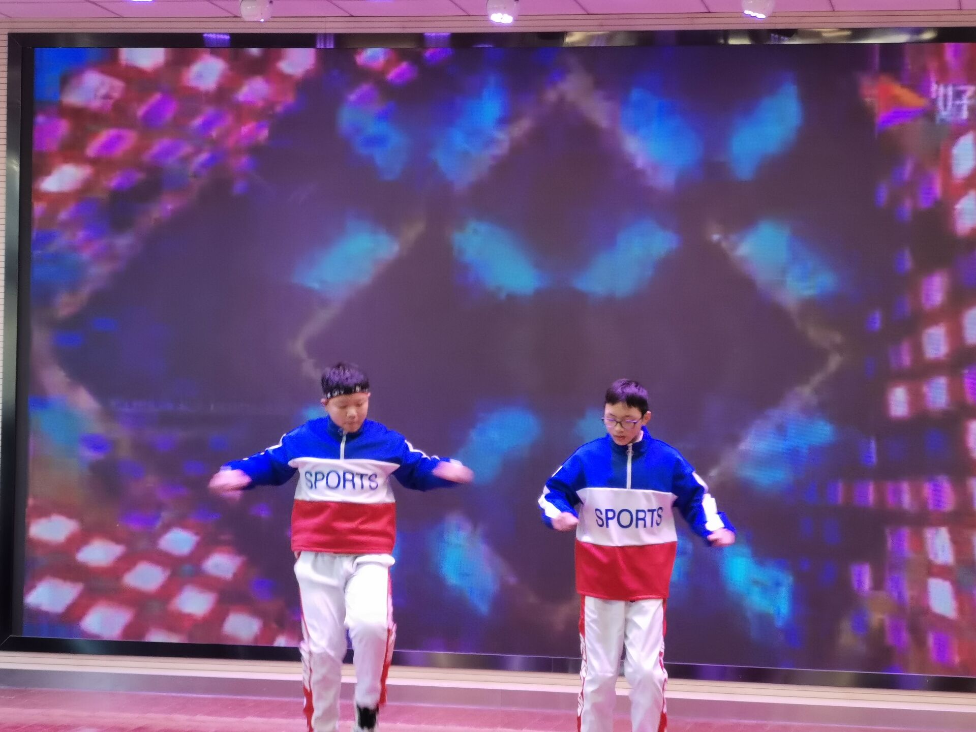 2021元旦汇演新闻稿_html_m5a603c1e.jpg