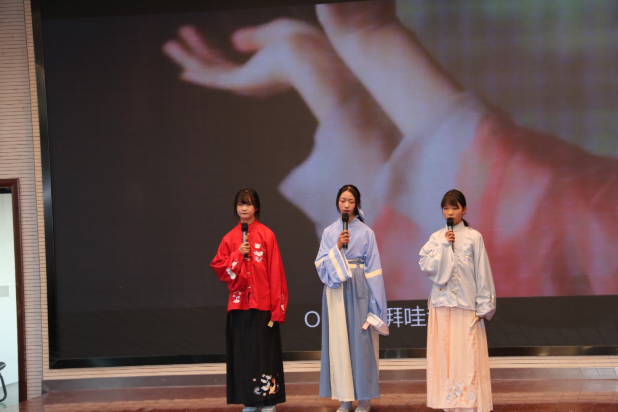 2021元旦汇演新闻稿_html_280efb73.jpg