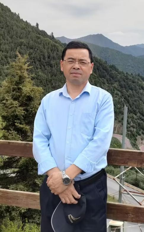【尊荣营中•教师】以三尺讲台，揽星辰大海  ——王永进老师教育故事分享
