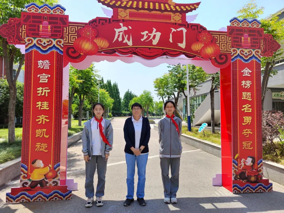 南京国防园联合营防中学开展国防教育科普报告进校园活动_html_5fea8416.jpg