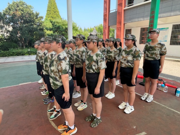 【尊荣营中】秋日砺志，青春铸魂  ——南京市营防中学2024暑期军事夏令营活动纪实