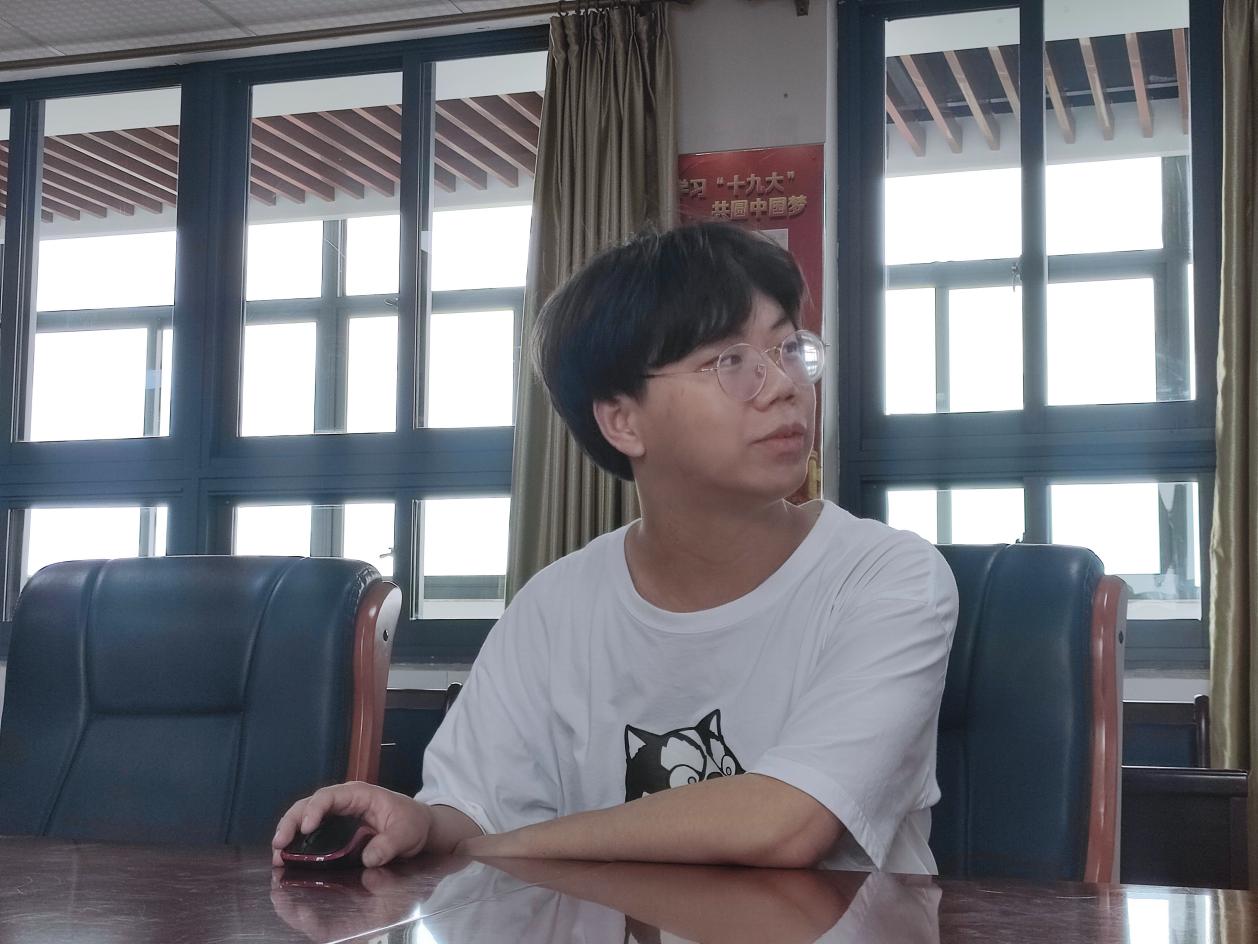 【尊荣营中】让青春在奋斗中绽放光彩(1)_html_379b747f.jpg