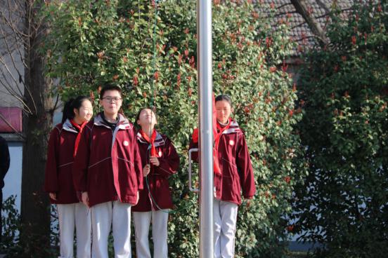 营防中学开学第一天报道_html_14f822c3.jpg