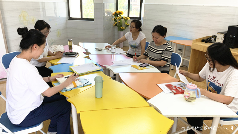 230901石埠桥小学开展英语教研组活动（一）1.jpg