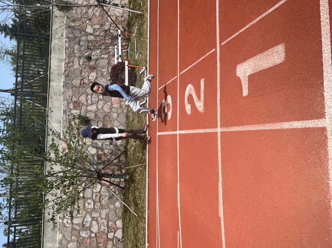 C28-3-4-1-5   2023年5月三年级100米赛_html_m31a8b8ee.jpg