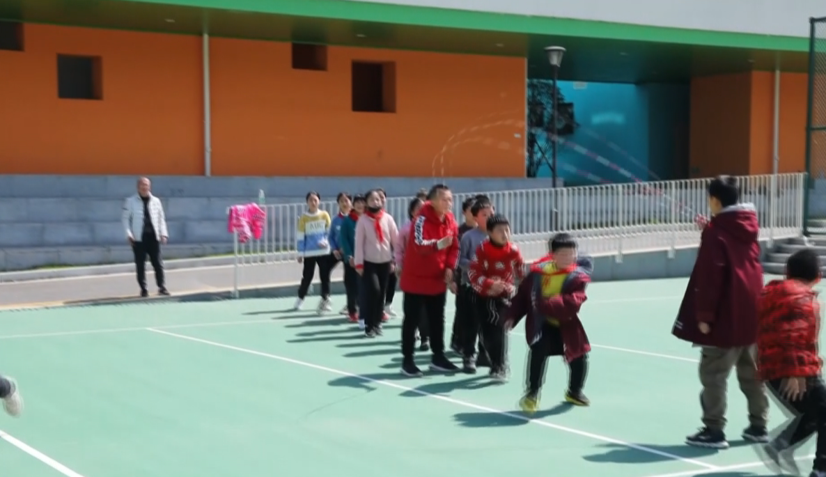 C28-8-2-2  燕小12月跳绳、踢毽子比赛_html_m5e9e710.png