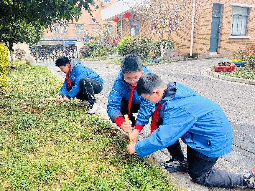 3.12植树节_html_577de362.jpg
