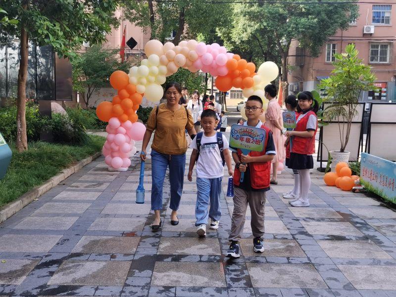 幼小衔接适应课程报道_html_m65ec26f9.jpg