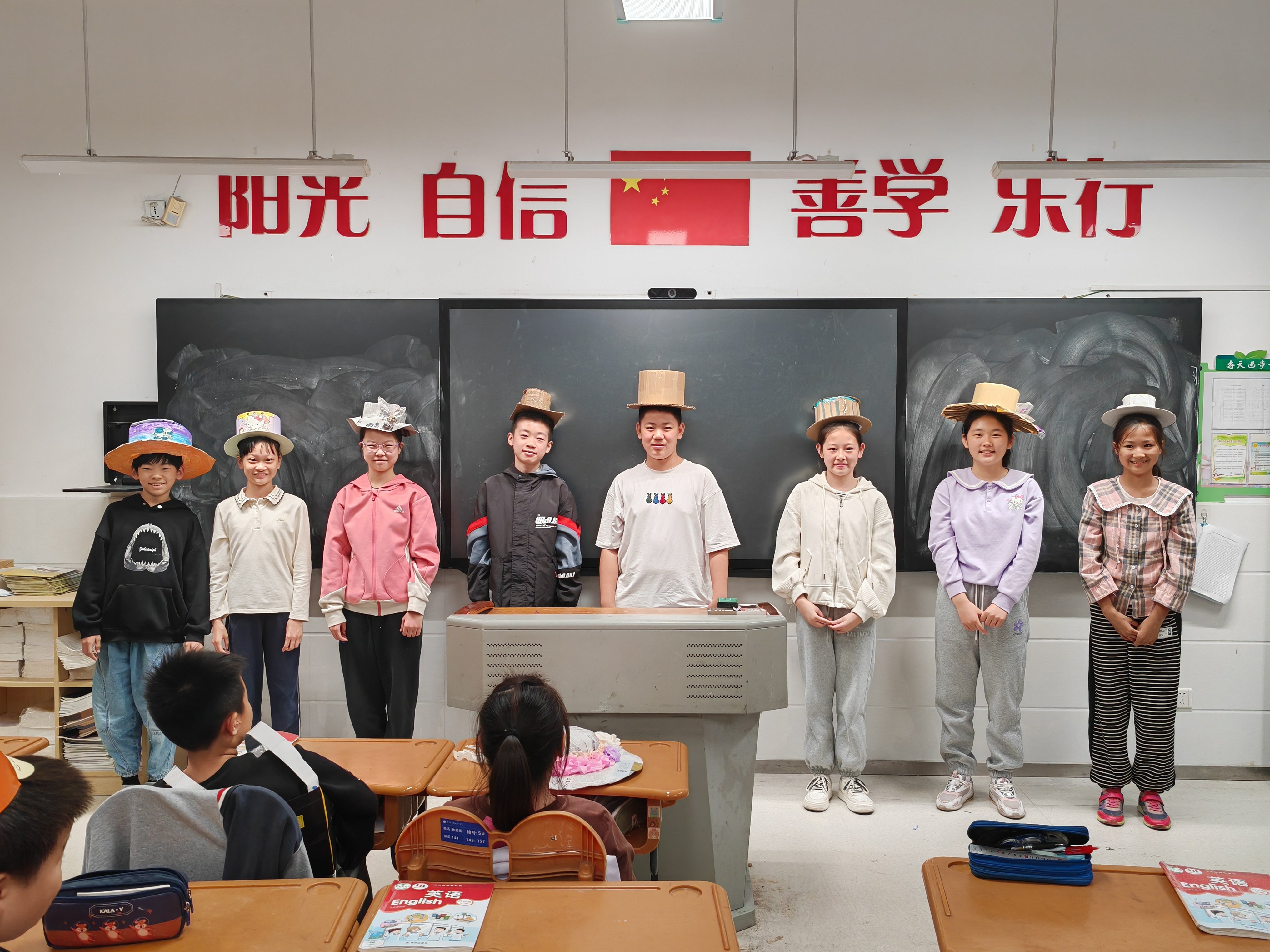旧物变霓裳 环保我在行_html_m81d9a01.jpg