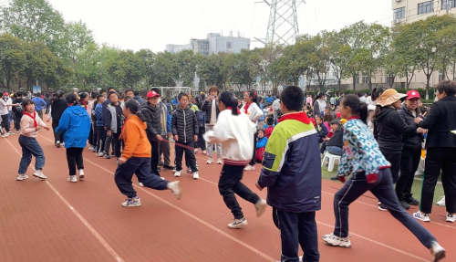幕府山庄小学“阳光运动 快乐成长”春季运动会(2)(1)_html_362bf5ed.png