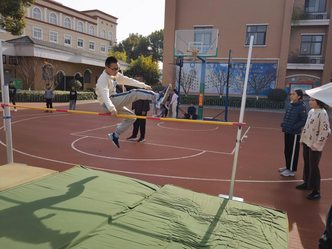 幕府山庄小学第六届冬季运动会(1)_html_m1dfeedbf.jpg