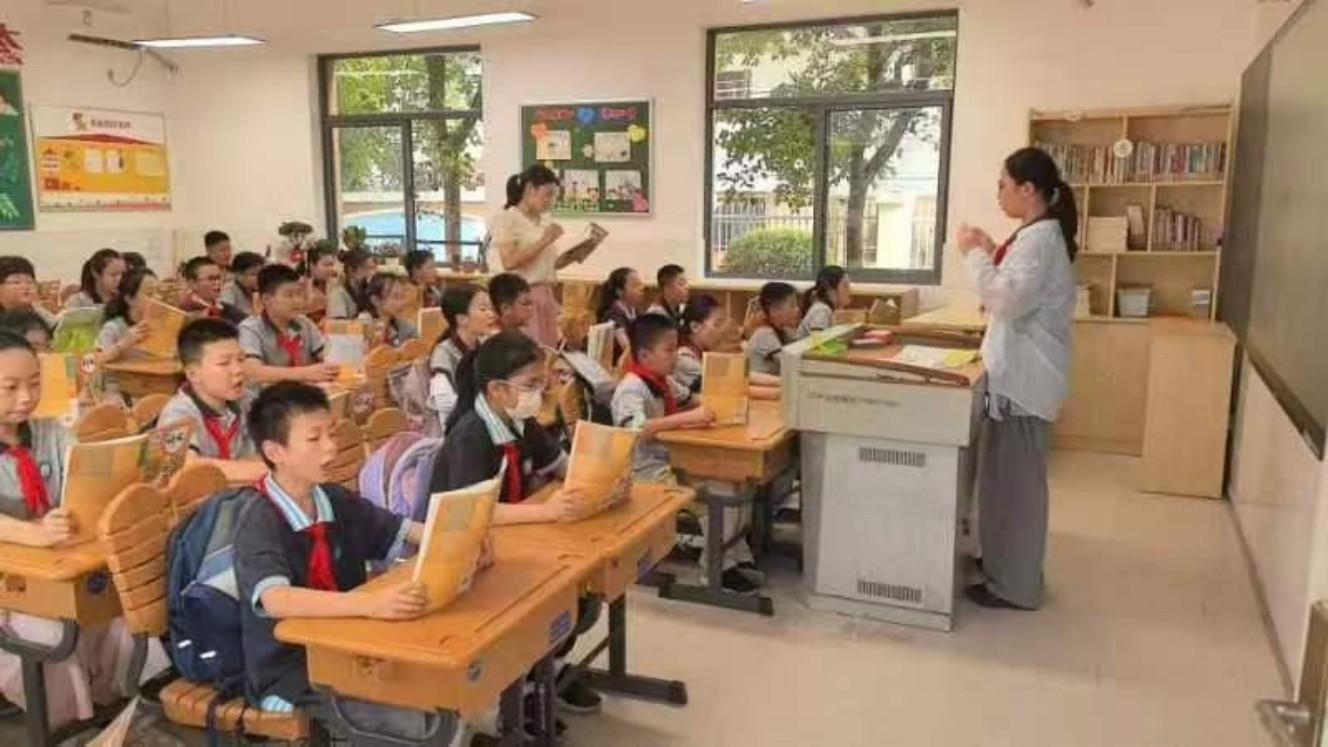 推普周报道_html_33868658.jpg