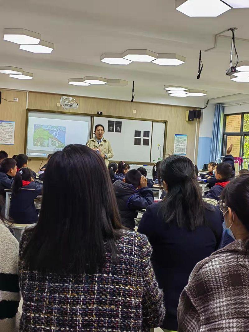 二年级家长会报导_html_746fb713.jpg