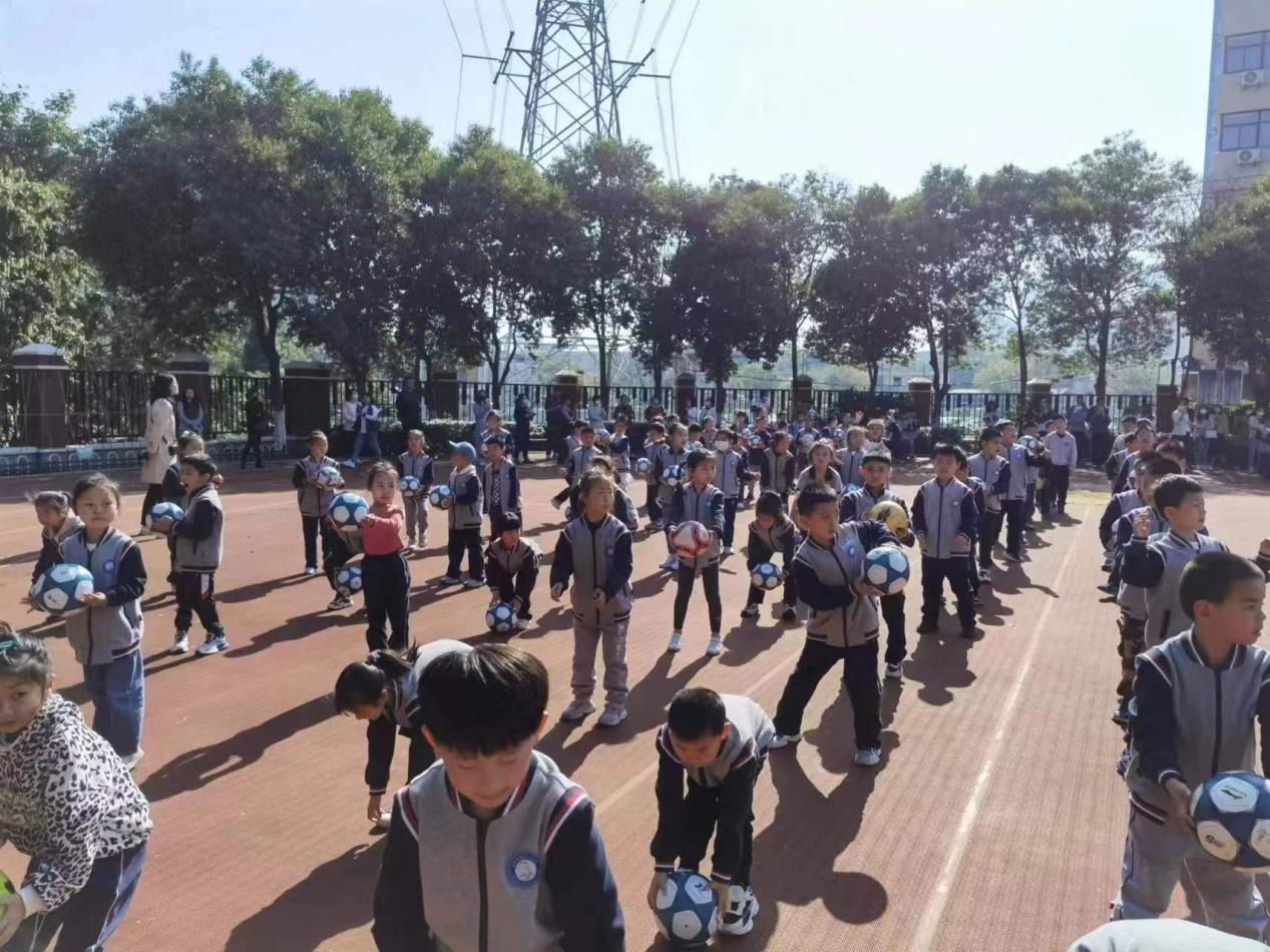 1_一年级开放日报道_html_m7e7b1857.jpg
