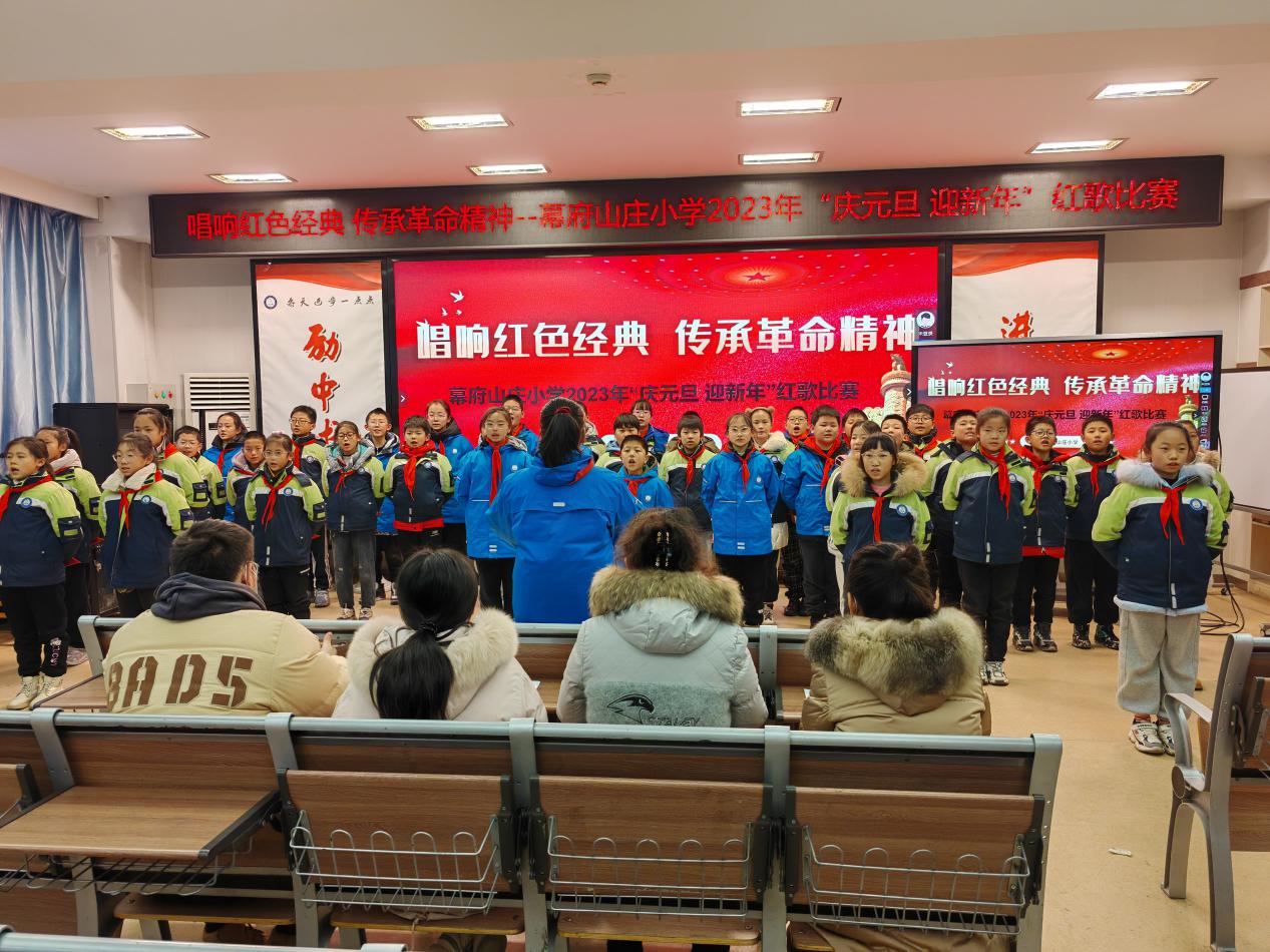 唱响红色经典 传承革命精神 红歌报道_html_74c2a7.jpg