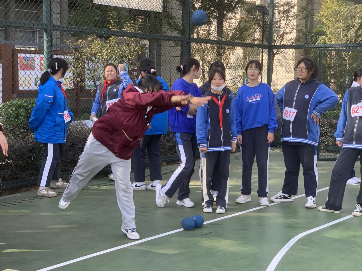 强体魄，展风采，喜迎二十大_html_78965bc8.jpg