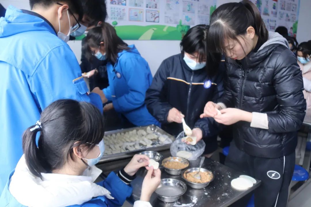 学中玩，玩中学_html_527fa96d.jpg