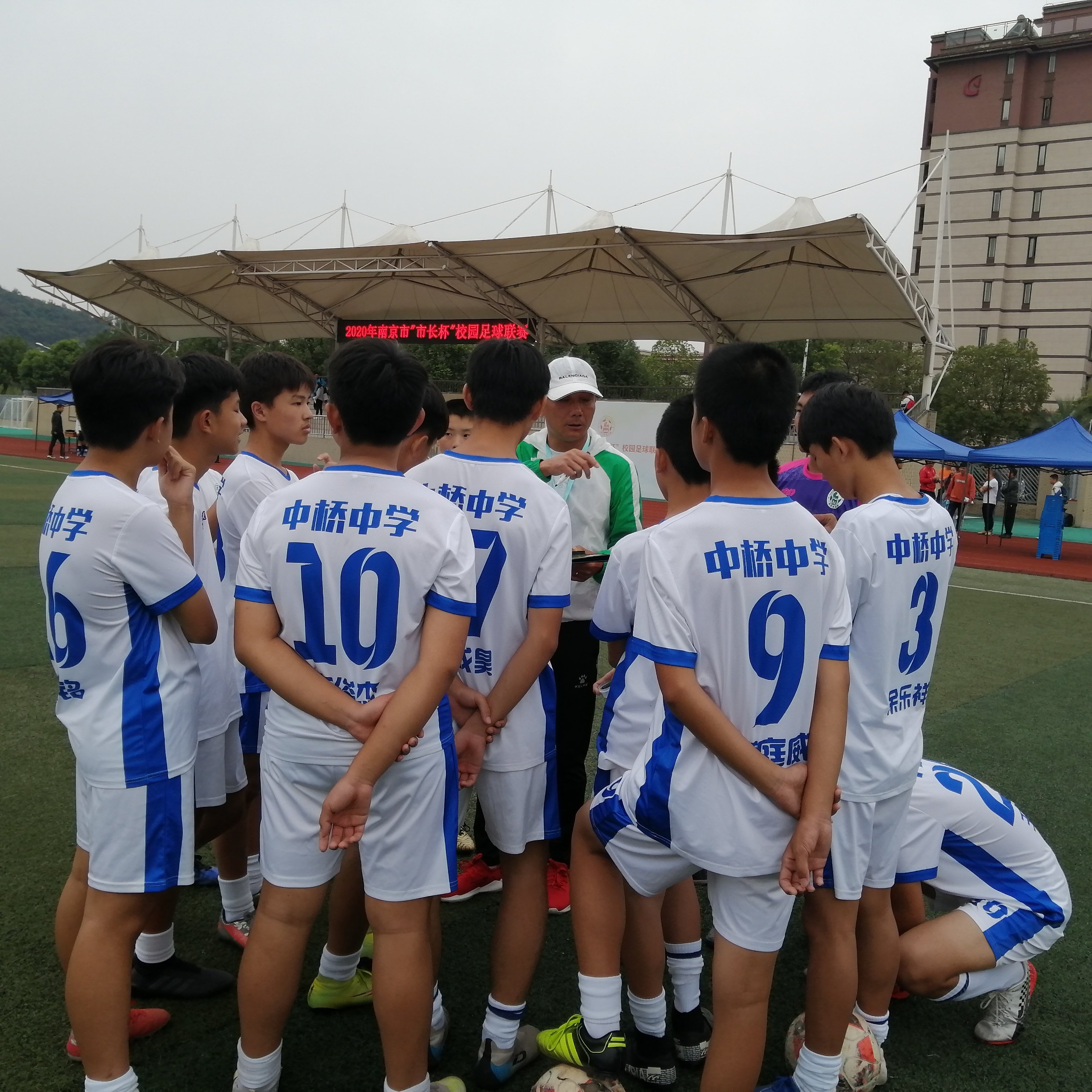 2020年_html_m61f84e9a.jpg