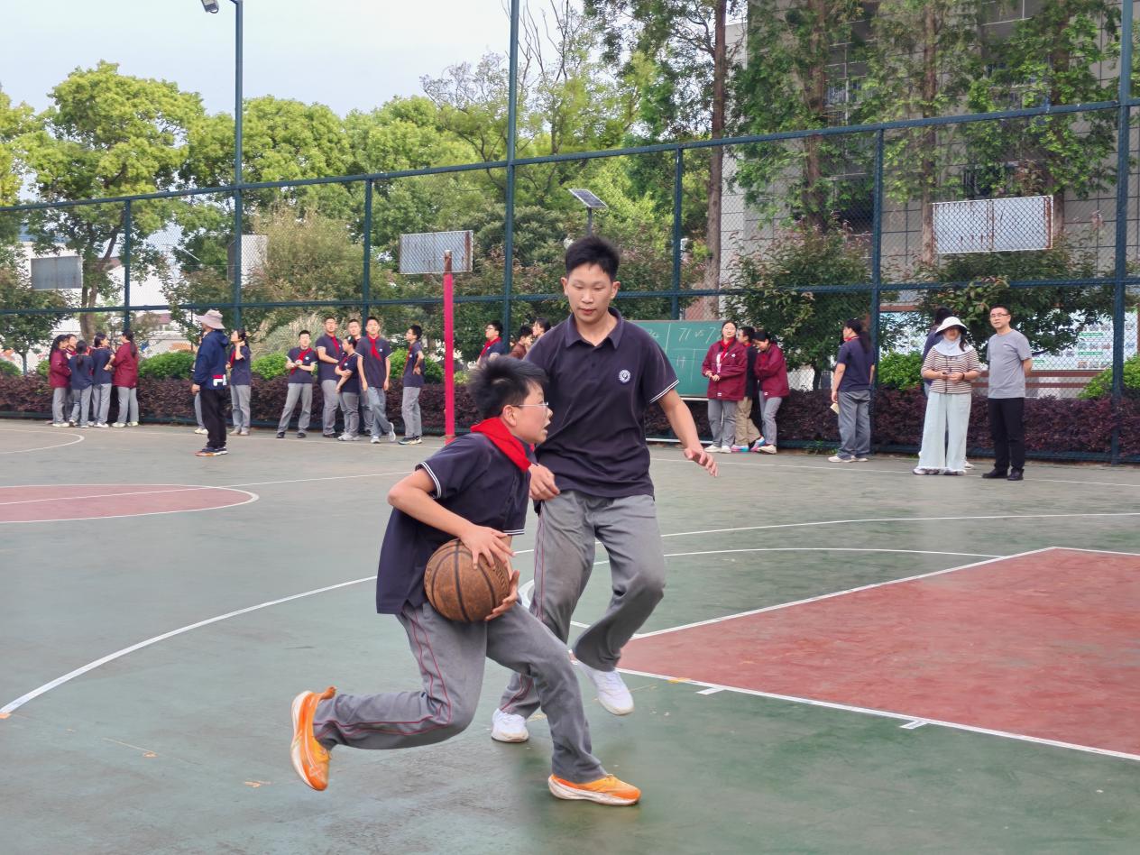 中桥中学第一届男子篮球联赛圆满落幕_html_55144d64.jpg