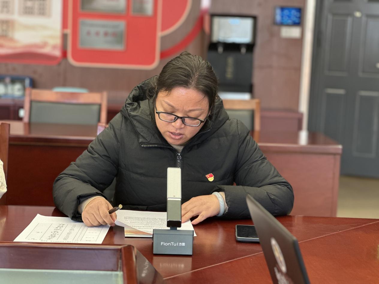 第一党支部主题党日活动新闻稿_html_60408eb2.jpg