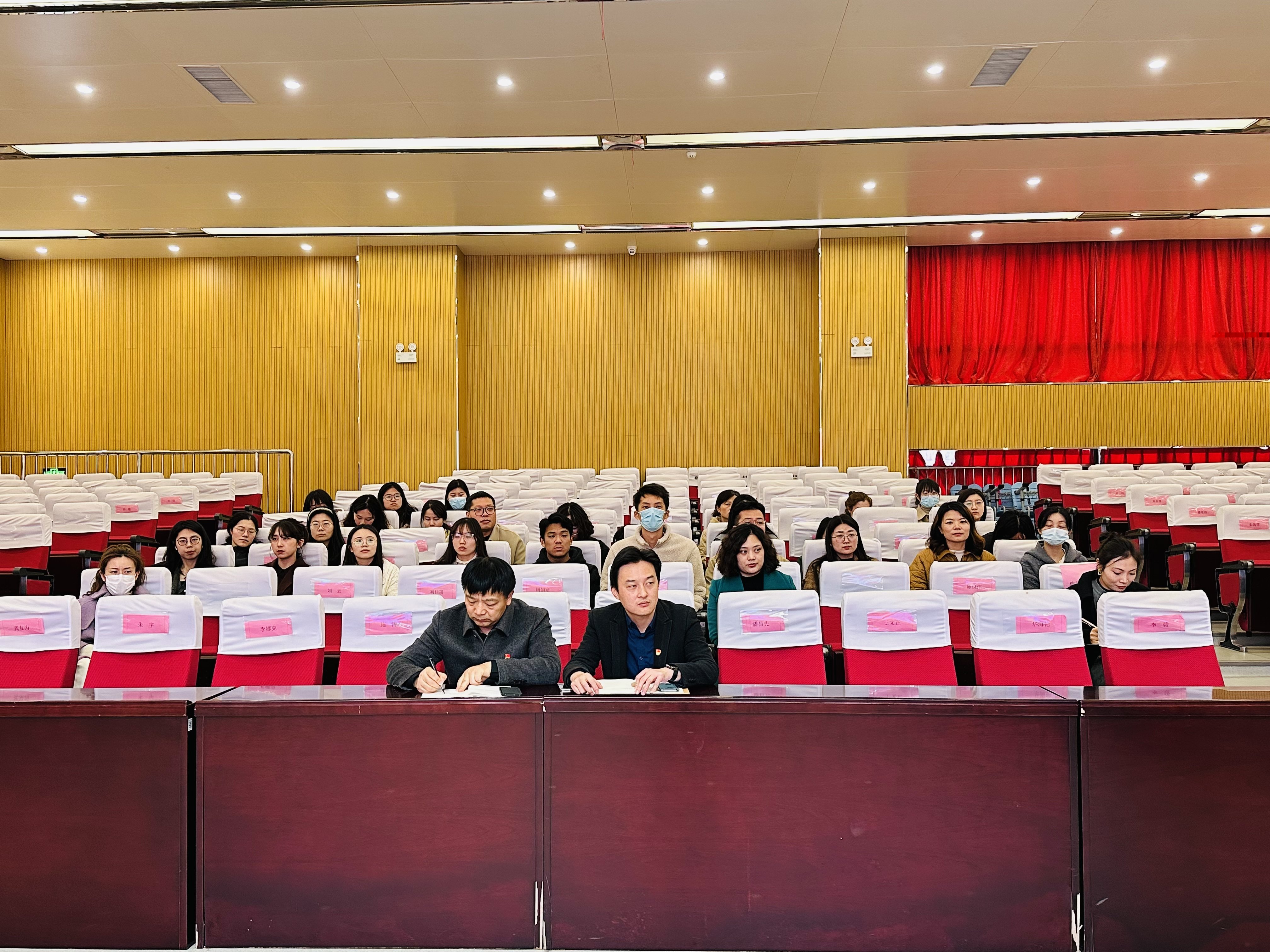 【石抱树·先锋行】(主题党日)学习贯彻两会精神 接续奋斗启新篇_html_72c7d63.jpg