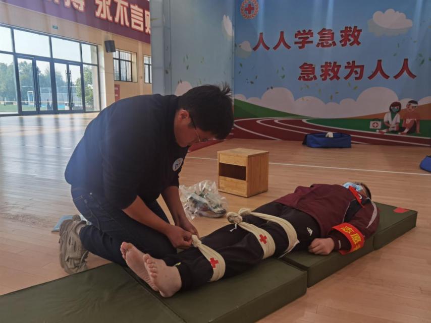 关爱生命 “救”在身边_html_40d4efab.jpg
