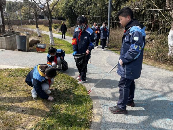 【尚真华电】学雷锋精神，做五真少年_html_734d4409.jpg