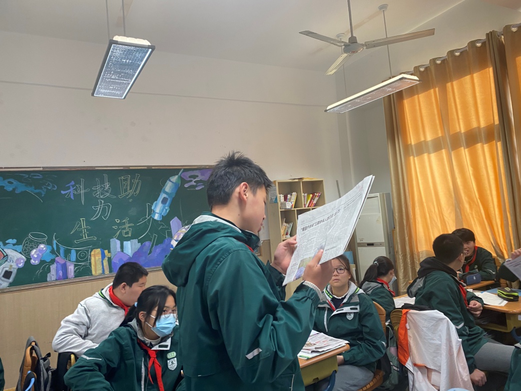11.24读报纸系列活动_html_m3b71064b.jpg