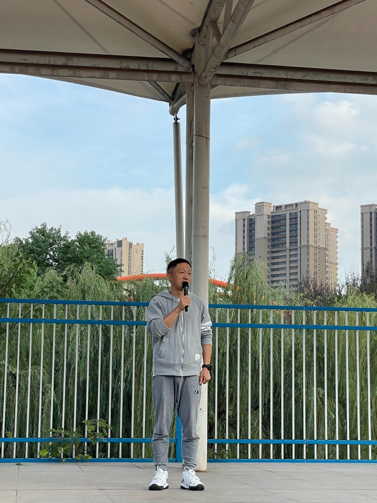 dcdb203f0e8ba22a0d3ed0309293bdb.jpg