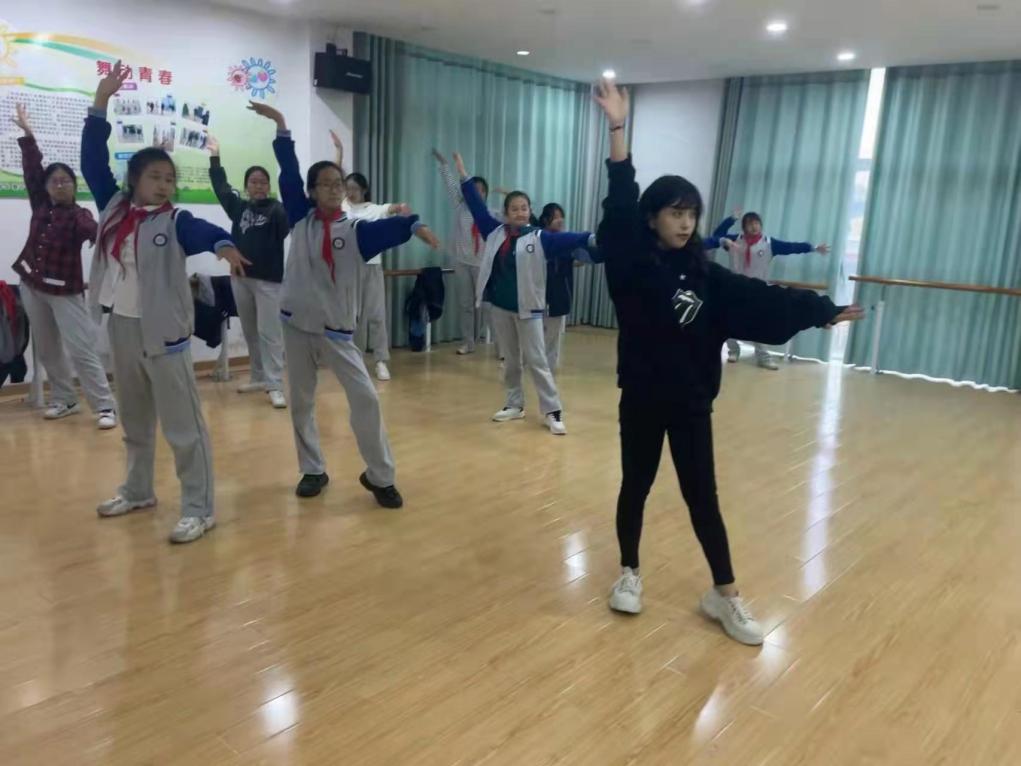 华电中学学校社区服务活动_html_m786c7592.jpg