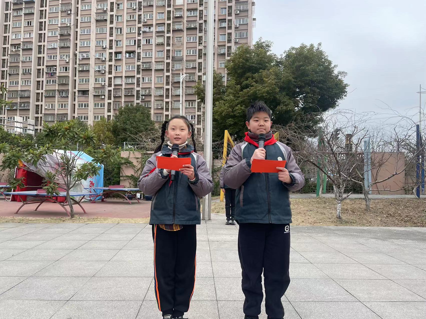 【花港一小】节约粮食，不负“粮”心 ——花港一小第五周主题升旗仪式