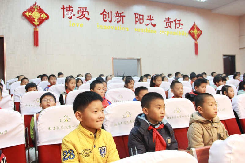【花港一小】生活数学，伴我成长——二年级“智慧数学”讲故事决赛