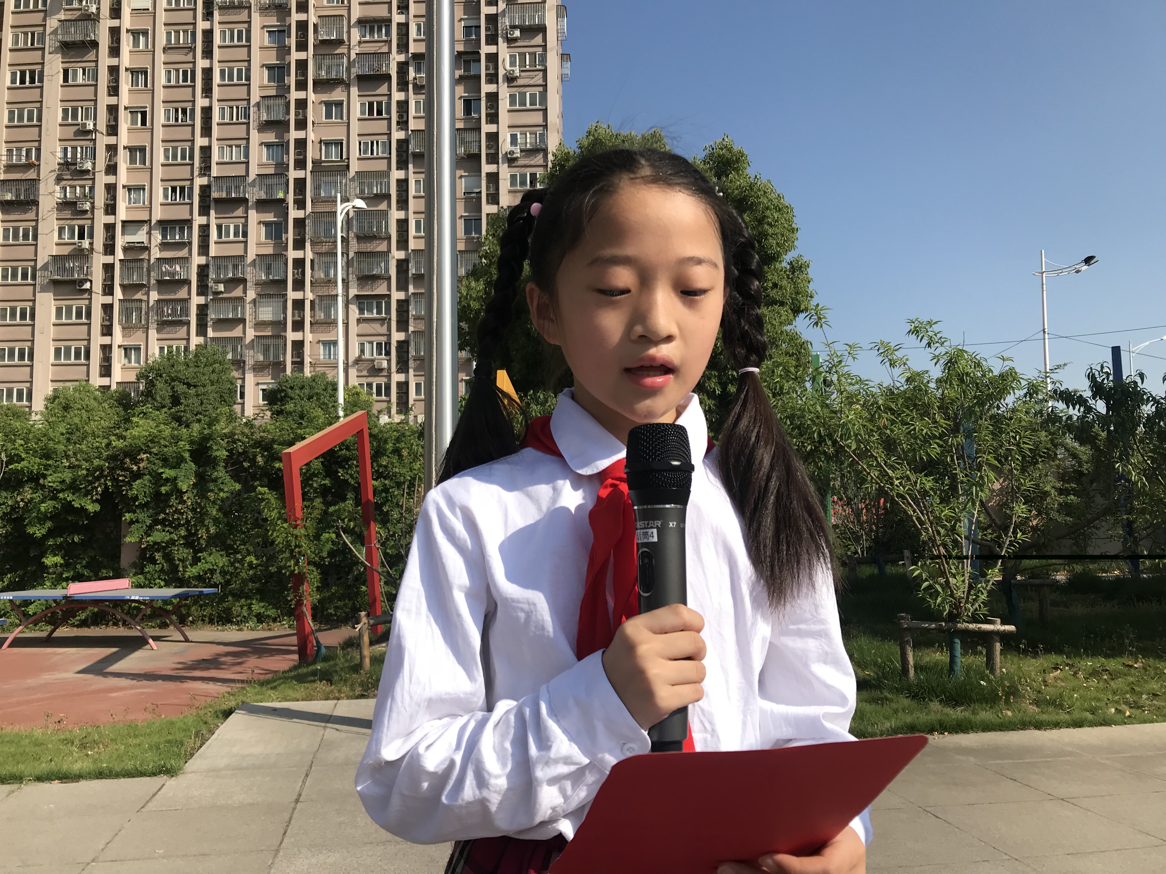【花港一小】“心怀感恩  常行孝举 ”第十二周主题升旗仪式