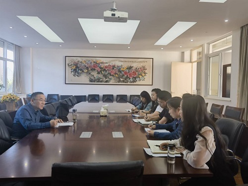 【花港一小】深耕课题谋发展，专家指导助提升 ——南京师范大学吴永军教授莅临我校指导