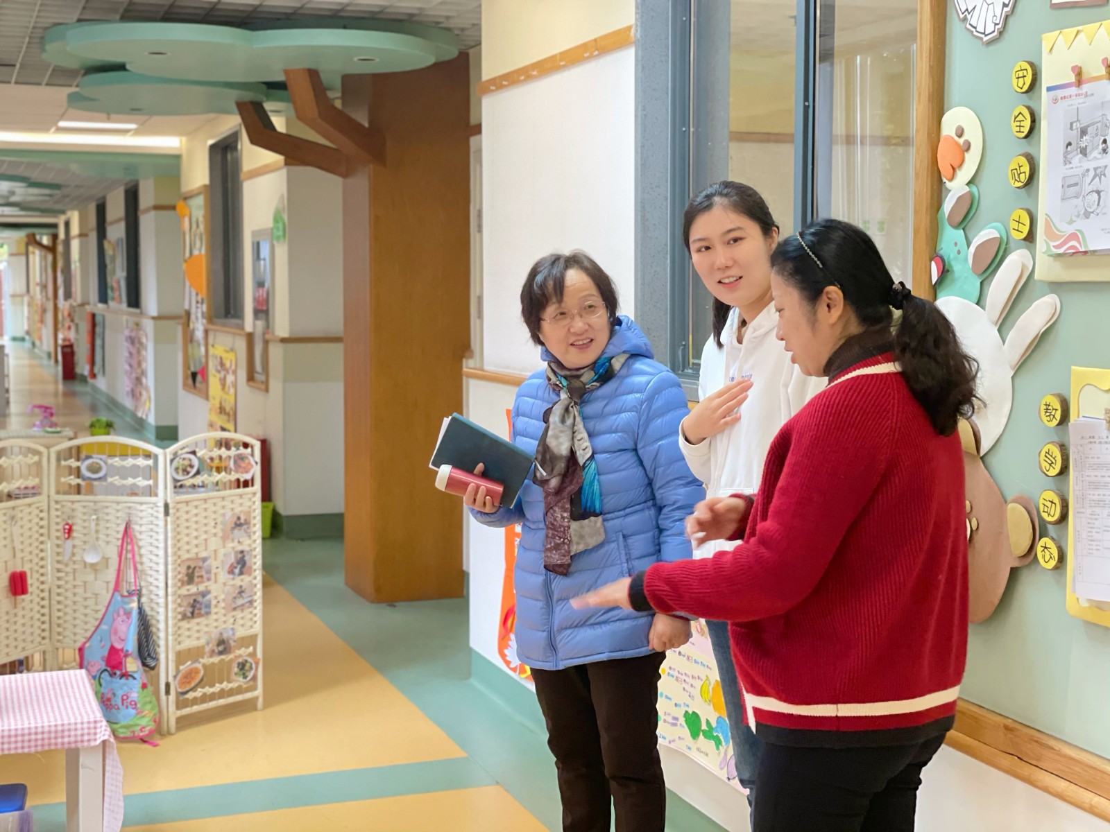 指导小一班游戏.jpg