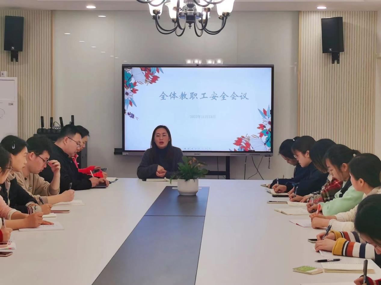 师德师风新闻稿_html_2e495c19.jpg