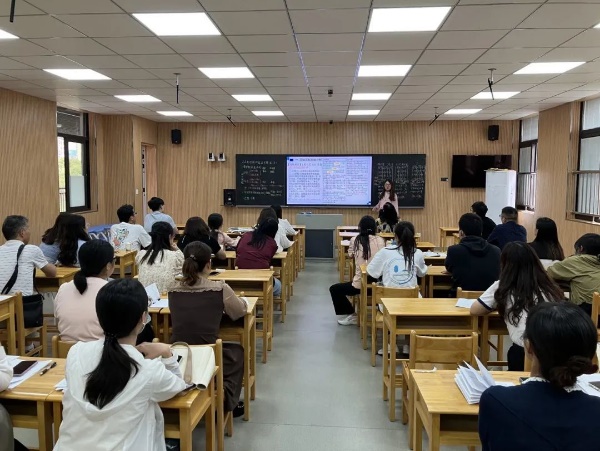 数学组教研_html_1e28ee7b.jpg