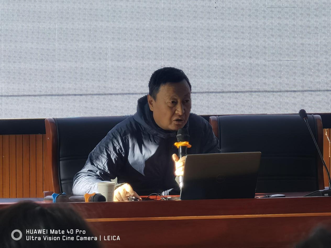 栖霞区中小学研训郝四柱老师讲座_html_77b824cf.jpg