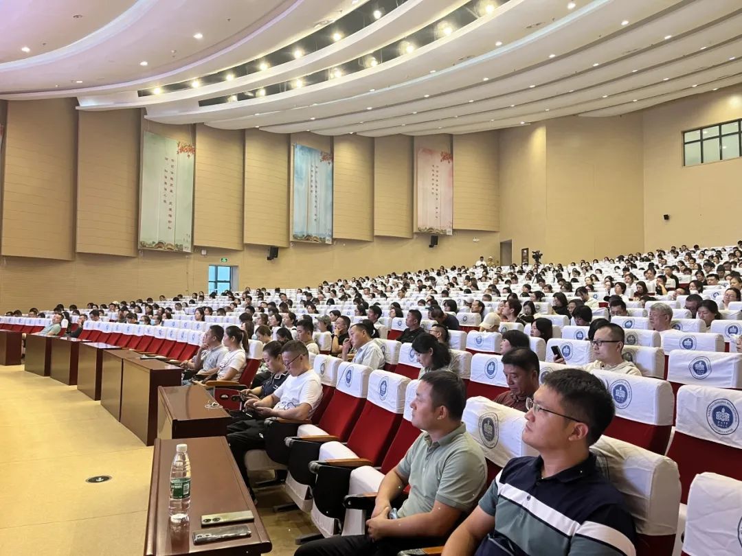 班主任沙龙_html_e4631a.jpg