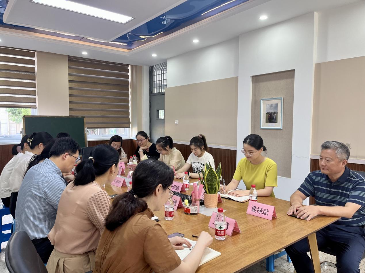 均衡分班促公平  阳光启航促成长_html_m564246fb.jpg