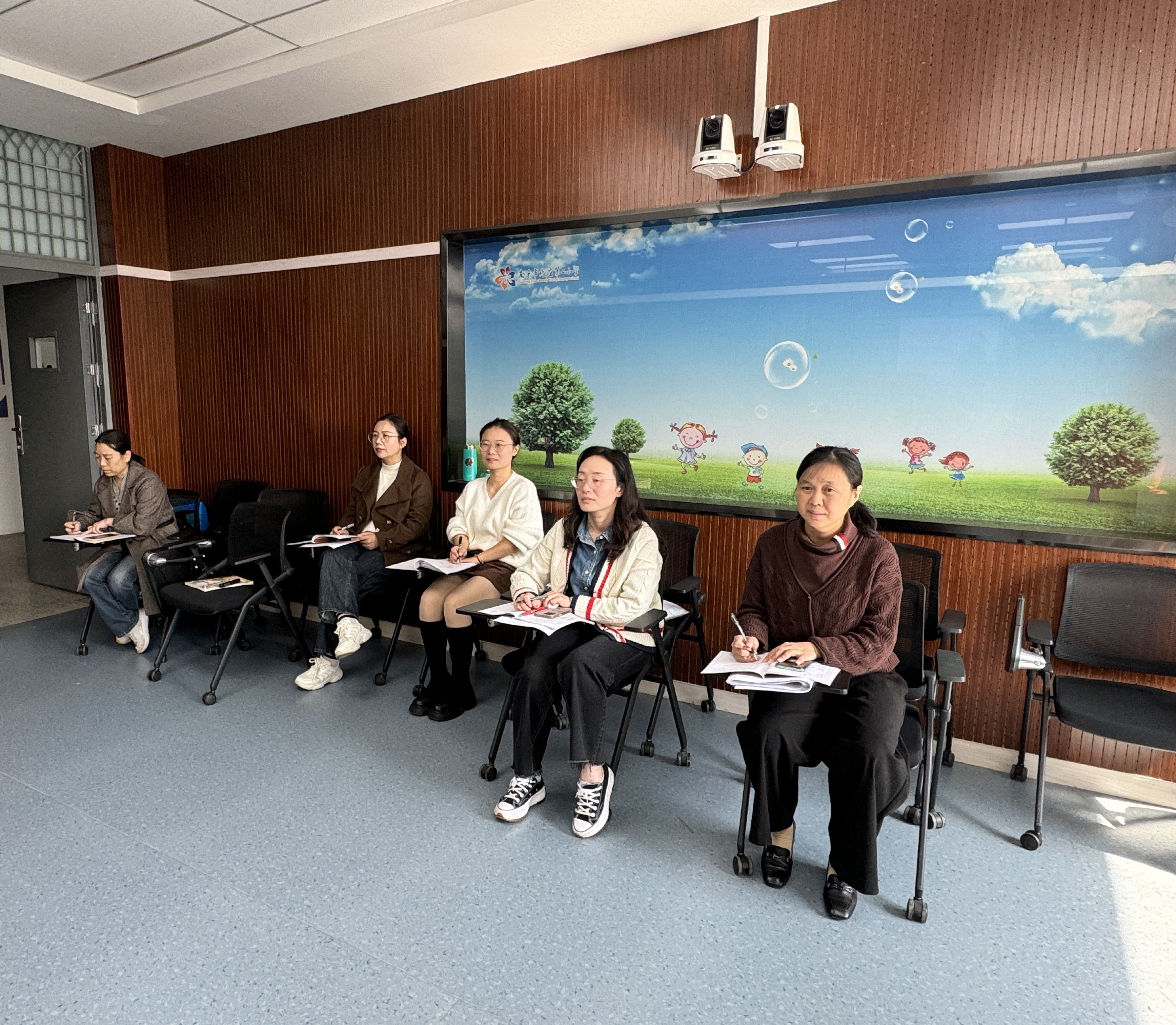 聚焦文本核心 精简教学设计——校本研修课例《少年闰土》(1)_html_367eefbf.jpg