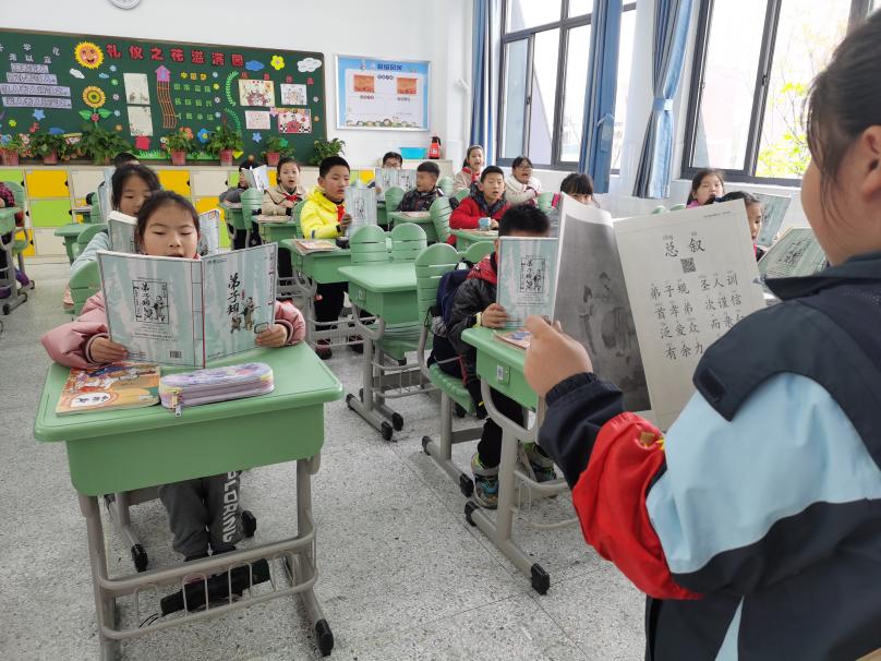 【正学丁三】课前三分钟，精彩各不同_html_m67e28541.jpg