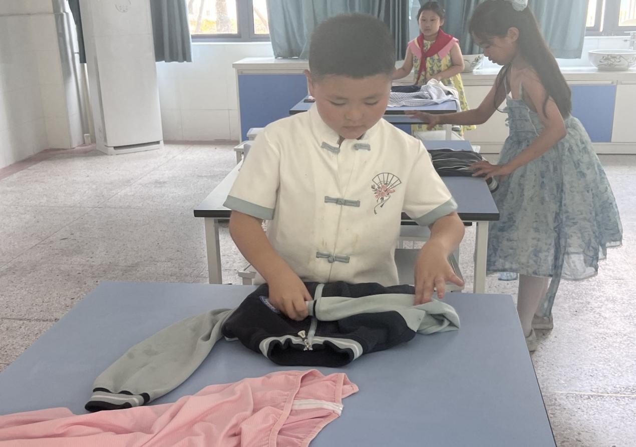无纸化测评丁三小学活动侧记(新)_html_284e6137.jpg