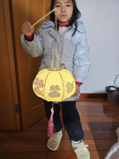 【正学丁三•德育】巧手做花灯，点亮新年梦——南京市丁家庄第三小学“我们的节日·春节”系列活动一_html_m5c156437.jpg